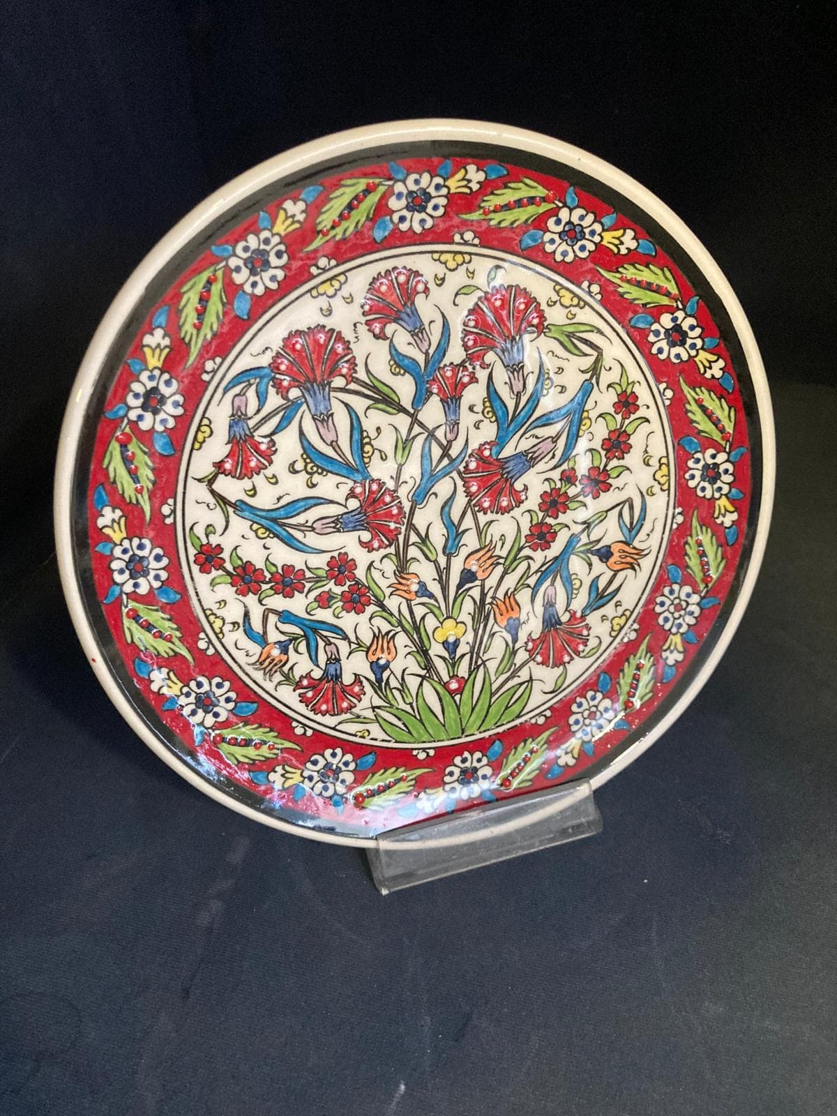 Kırmızı Kenarlı Karanfil Desenli Tabak, 18 cm