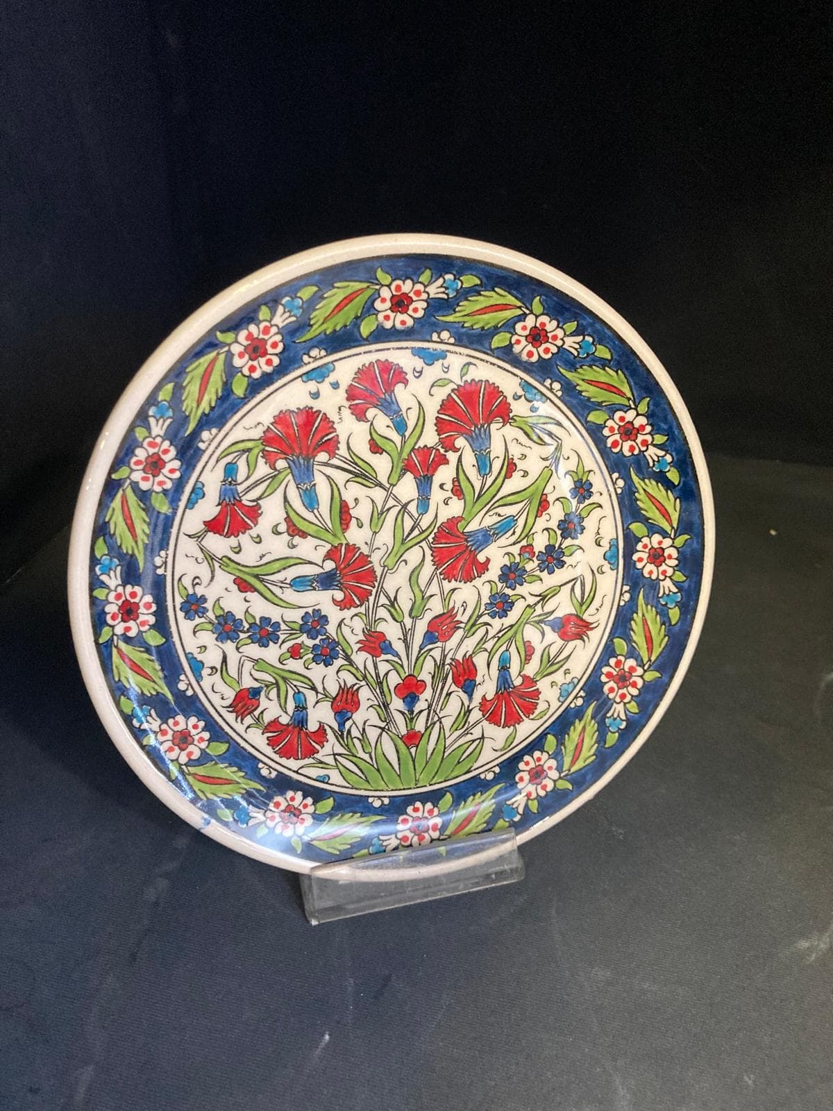 Lacivert Kenarlı Karanfil Desenli Tabak, 18 cm